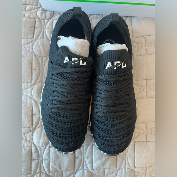 APL Women's Techloom Wave Slip On Running Sneaker Black White Leopard Sz 9 NEW - Picture 2 of 16